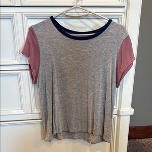 American Eagle Outfitters Gray and Pink Short Sleeve Tee